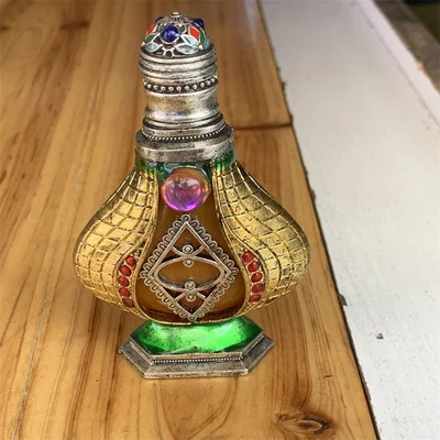 

Тибетский серебряный позолоченный Ретро античный декоративный орнамент для табака бутылка с двусторонним большим животом инкрустированный драгоценными камнями