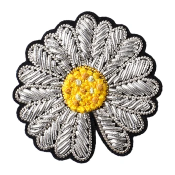 

Plant Flower Small Daisy Brooch Anti-glare Pin Fixed Clothes Shoe Bag Decoration Badge Accessories