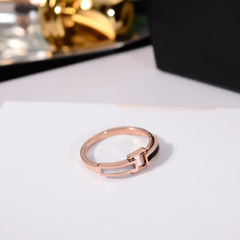 

YUN RUO White Black Shell Ring Rose Gold Color Fashion Titanium Steel Jewelry Birthday Gift Woman Girl Never Fade Drop Shipping