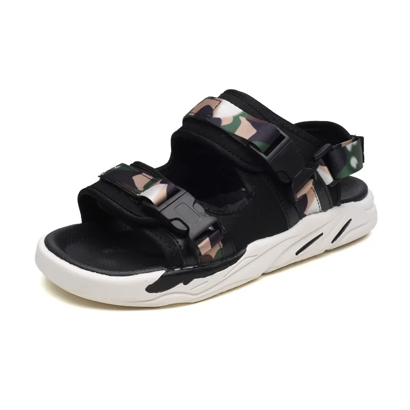 verano nueva moda salvaje hombres sandalias cómodos transpirables zapatos individuales antideslizantes zapatos planos de ho