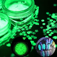 1 коробка флуоресцентные светящиеся Блестки для нейл Арта(искусство украшения ногтей) Сердце Луна цветочный узор ультра-тонкие хлопья мощность светится в темноте Типсы для ногтей Декор