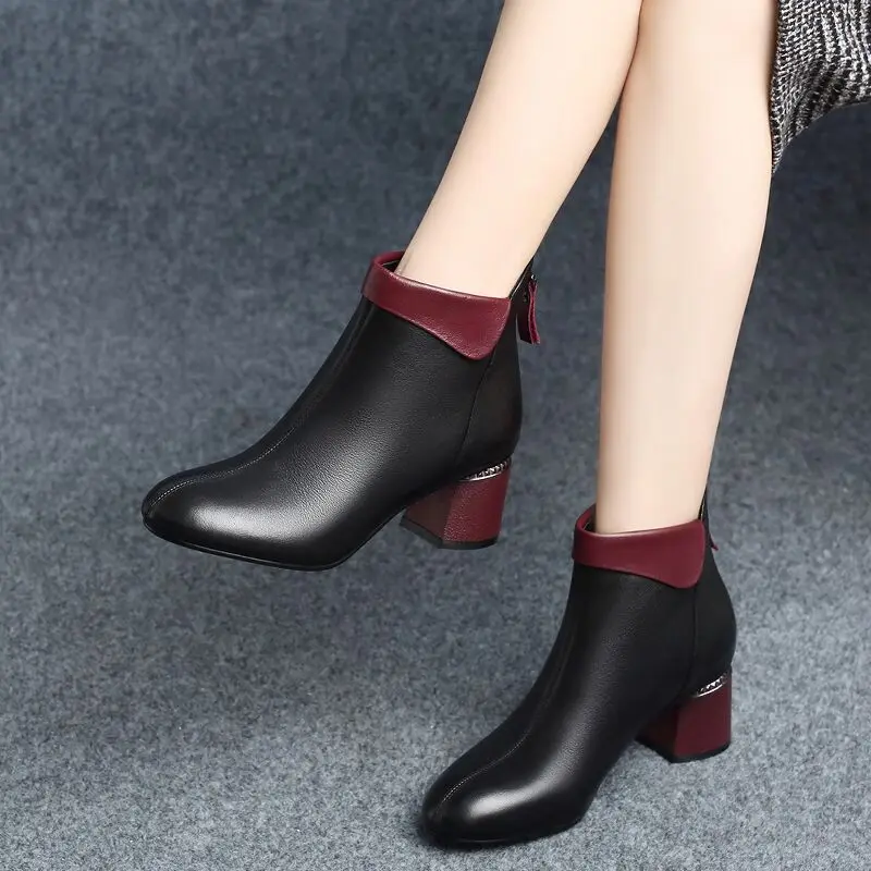 

Fashion black thin boots short boots women 2019 autumn and winter short plush zipper fashion boots high heel thick with tide