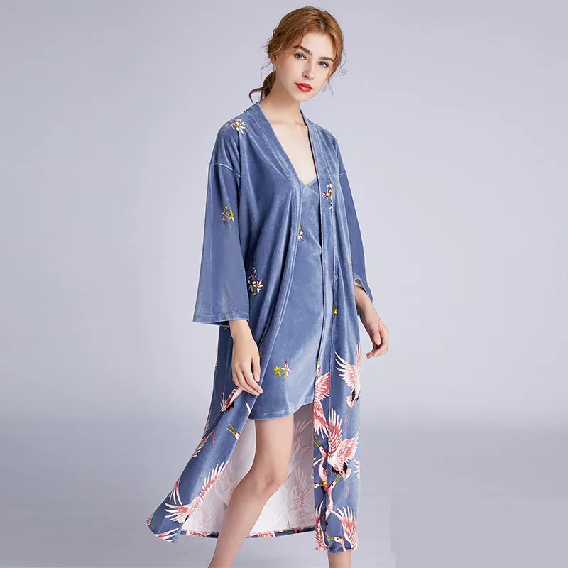 Two-piece set 3 Красный Модный Роскошный Золотой бархатный халат, комплекты платьев, банный халат с вышивкой+ ночная рубашка для подружек невесты, Свадебный комплект ночного белья для женщин - Цвет: Two-piece set 3