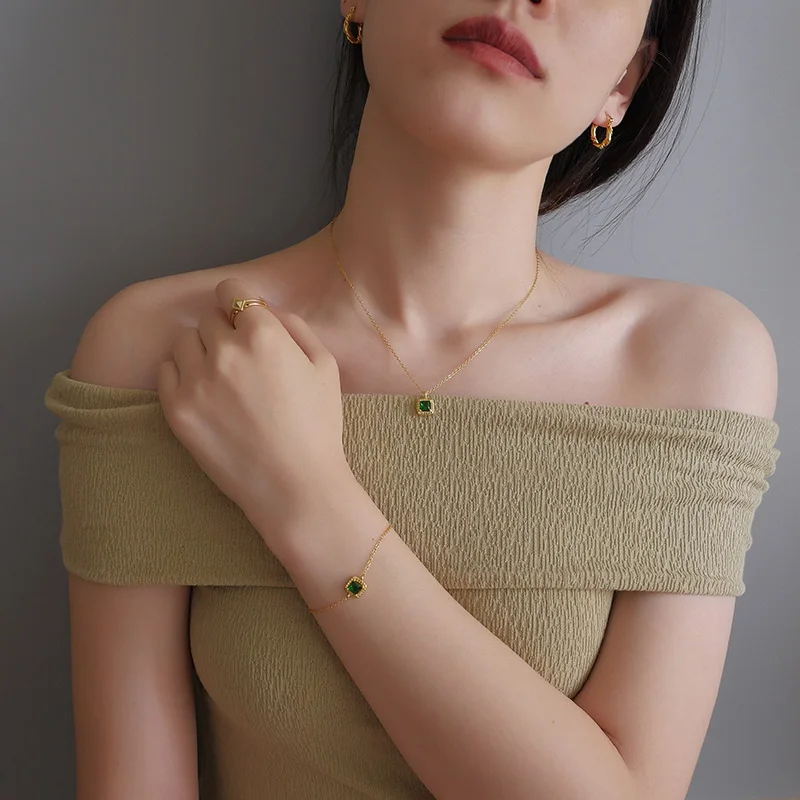Design sense extremely simple sense earring hoop wind small circle Earring Stud Earring female