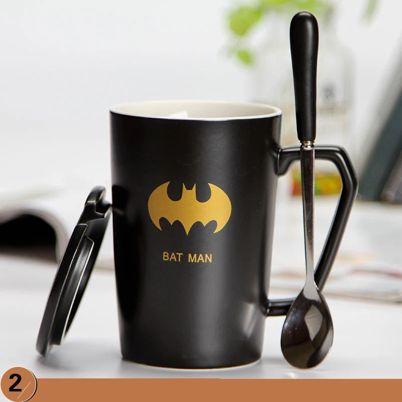 Bat Man 400 мл керамические чашки креативная черная кружка для кофе с ложкой и крышкой Мстители фарфоровые кофейные молочные чайные кружки забавные рождественские чашки - Цвет: Bat Man
