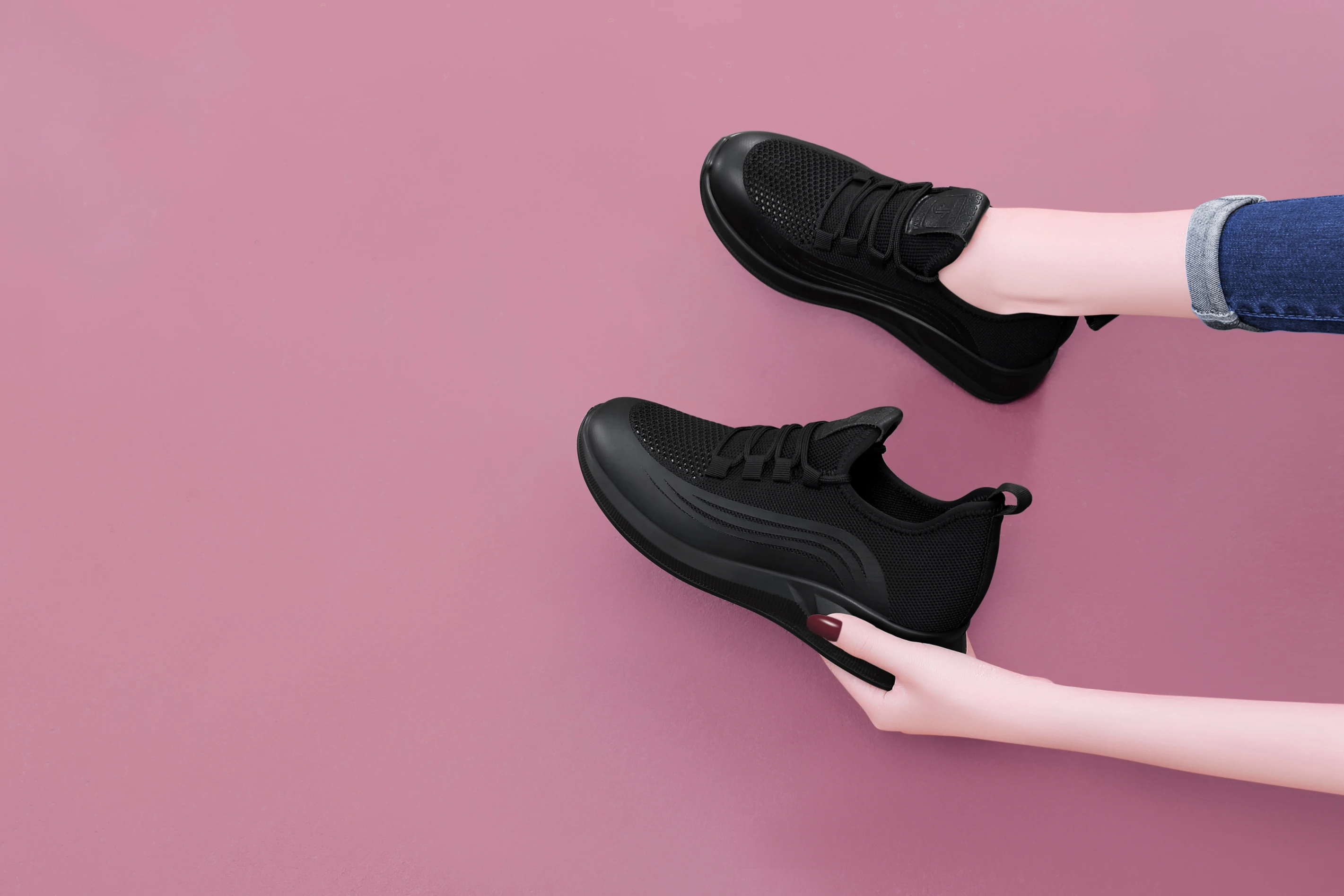 Pure black sports shoes women running new spring and summer wild breathable casual travel shoes