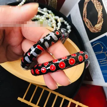 

Yayoi Kusama Retro Personality Bracelet Modern Creative Red And Black Dot Snake Craftwork Abstract Bracelet Girl Gift M5337