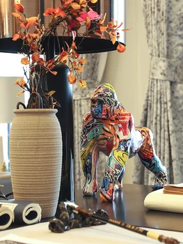 

Beautiful Colorful Watermark Texture Figurines Animal Gorilla Walk Ornament Creative Crafts Home Decor Accessories Wedding Gifts