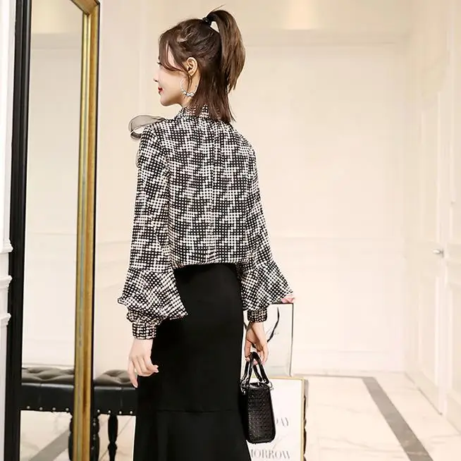 

Small Plaid Bow Lace-up Lantern Sleeve Tops Irregular Fishtail Skirt Set 2019 Spring Korean-style