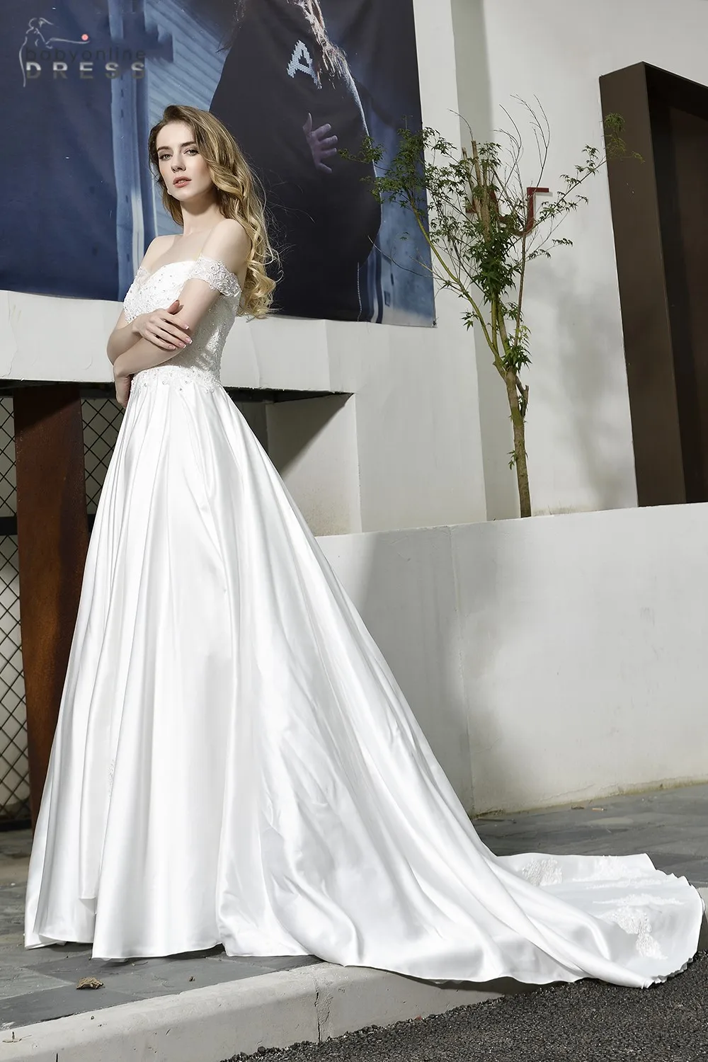 

2020 vestido de noiva A-line Lace Wedding Dress Buttons Sweatheart Court Train A-line Bride Dresses robe de mariee White Ivory