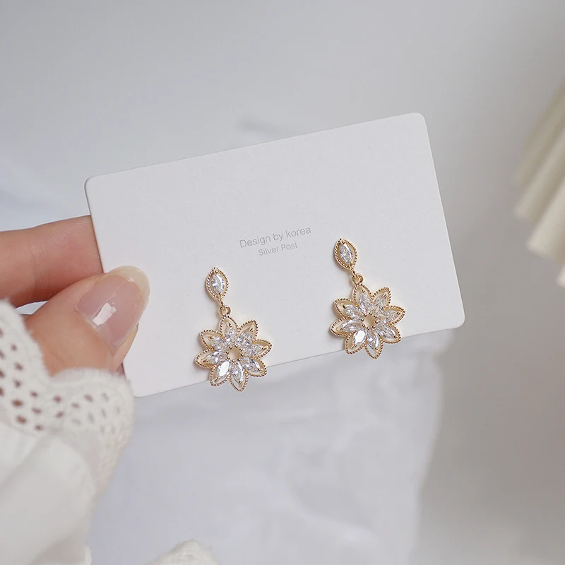 14K Real Gold Dainty Korean Flower Earrring for Women Bling AAA Zirconia Hollow Lace Stud Earring Wedding Brincos Bijoux Gift