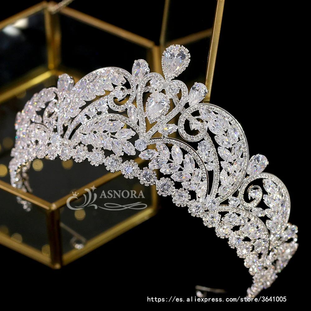 Bridal Wedding Crown Hair Accessories  Baroque Crystal Tiaras Princess Birthday Party Wedding Dress Accessories A00653
