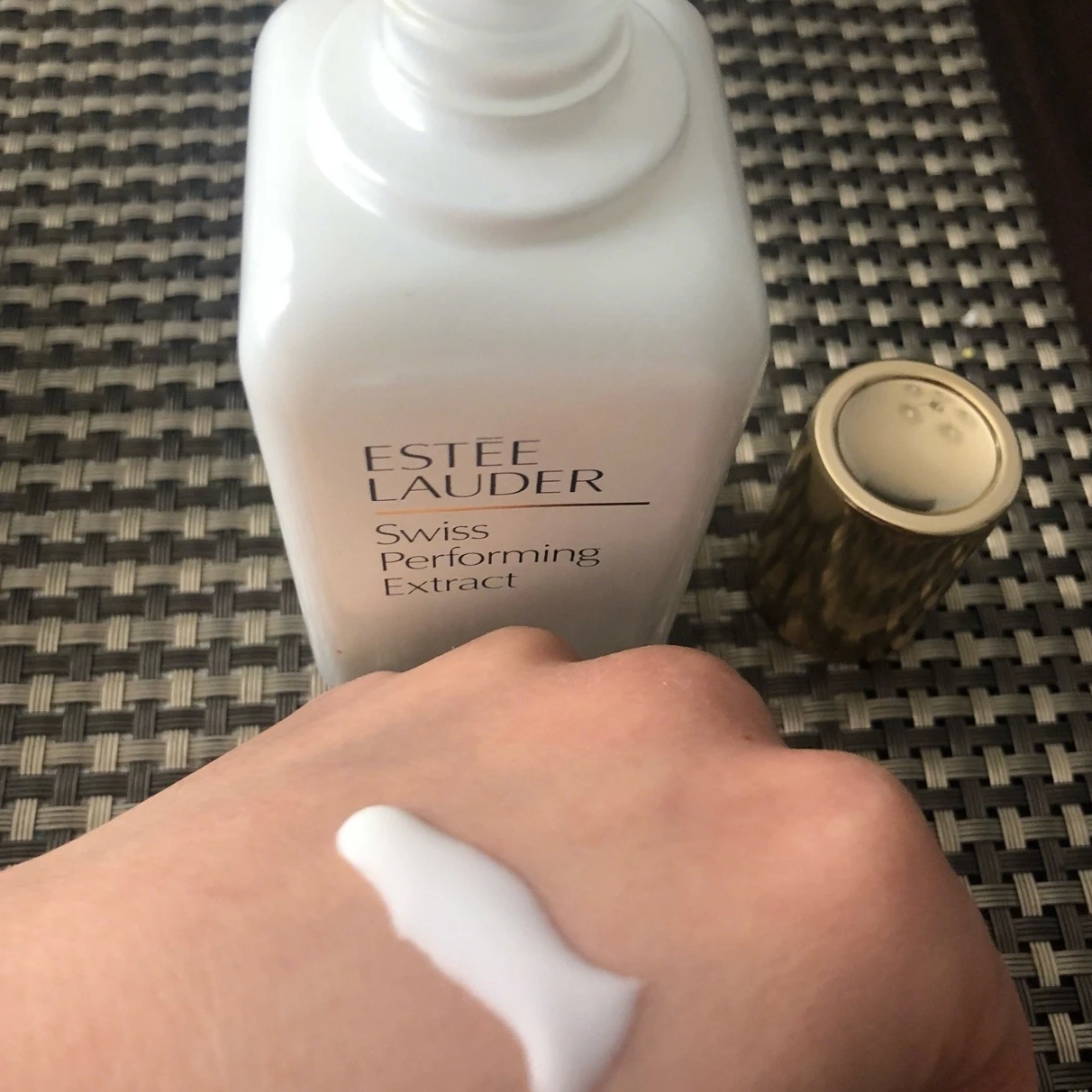 Estee Lauder Swiss Performing Extract Moisturizing & Strength Moisturizing  Cream 100ml