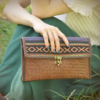 

Bohemia Vintage Straw Clutch Purses Woman Beach Rattan Bag Female Handmade Woven Wallet Ladies Summer Knitted Envelope Bag 2020