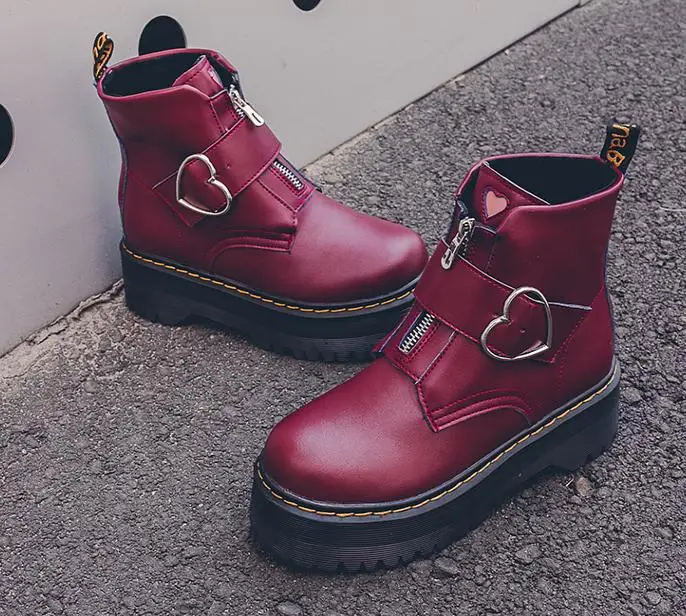 Autumn and Winter Women's Motorcycle Boots, Round Heels and Heart-shaped Combat Shoes, Comfortable New Style, 2021