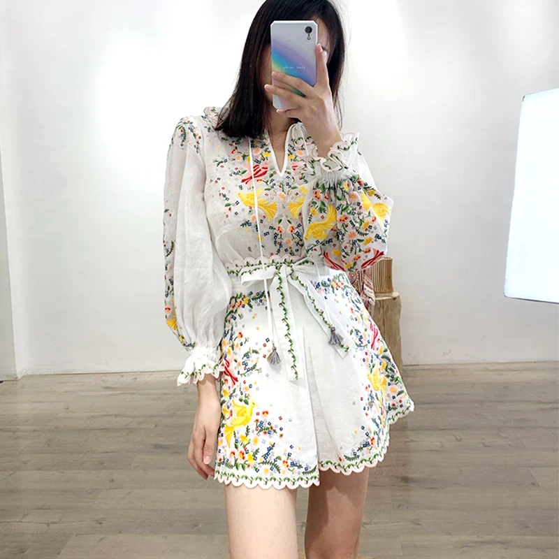 

2020 Summer Embroidered Blouse Shorts Set Hot Sale Bird Flower Embroidered Top + High Waist Linen Shorts