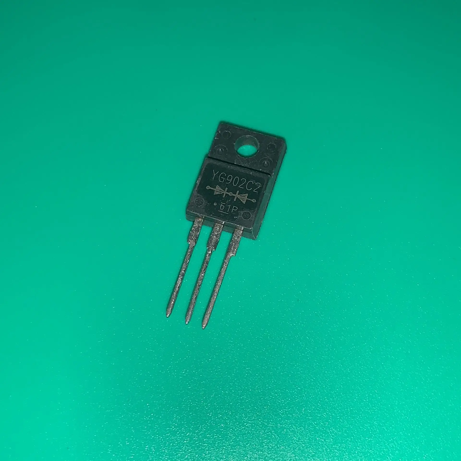 10 шт./лот YG902C2 9A 20B TO220-3 низкие потери супер высокоскоростной выпрямитель YG902-C2 |