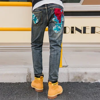 

Riinr 2020 New Men's Embroidered Jeans Chinese Style Casual Jeans Male Personality Trousers Fashion Men's Straight Pants 29-40
