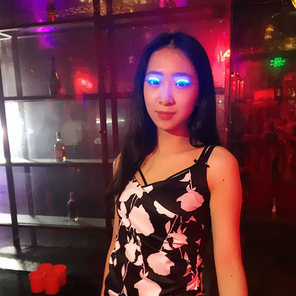 

LED Glowing Eyelashes Luminous False Eyelashes Luminous Eyelashes Waterproof Fake Eyelashes For Party For Costume