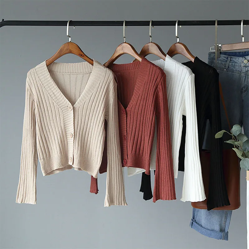 

2019 New Fashion Three Button V Neck Long Sleeve Sweater Solid Color Flared Sleeve Knit Sweater Women