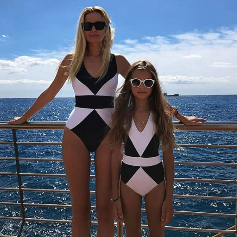 

2020 Family Matching Mother Girl Swimsuit Fashion Patchwork Swimwear Women Swimsuit Children Baby Kid Beach Swimwear