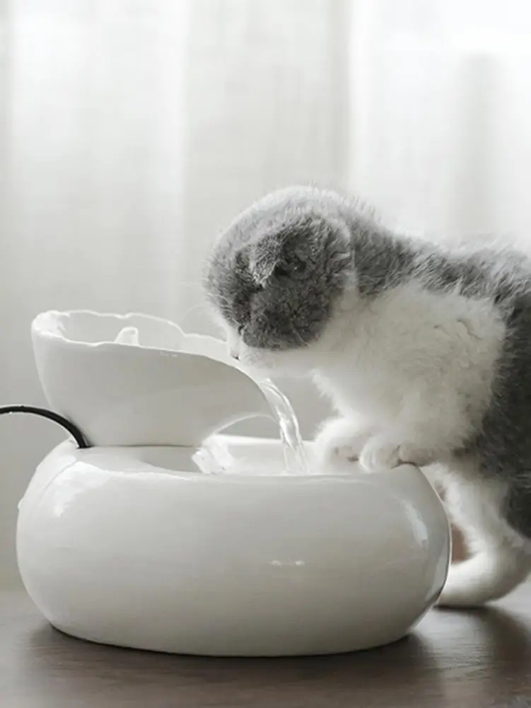 Керамический диспенсер для воды для домашних животных, кошек, помощник для питьевой воды для кошек, не влажный рот, автоматическая подача воды, Циркулирующая Быстрая
