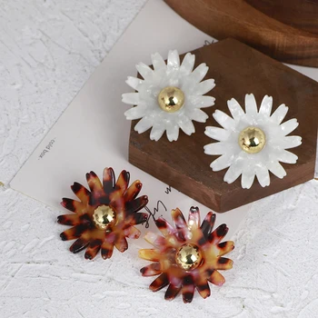 

European and American Ornaments Natural Resin Flowers Sunflower Small Fresh Holiday Wind Sweet Temperament Nail Girls earrings