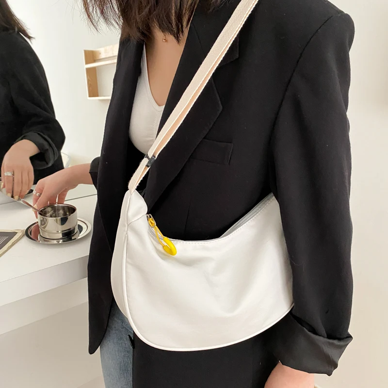 Shoulder Bags Women Zipper New Chic Hobos Nylon Hipsters Crossbody Students Handbags High Street Shopping Kpop Underarm