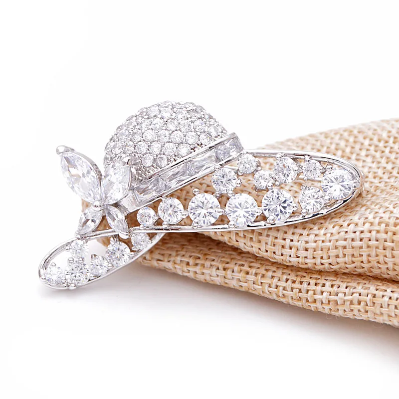 

CINDY XIANG 10 Styes For Choose Cubic Zirconia Hat Bee Peacock Brooch Brass Fashion Luxury Brooches For Women Cheap Price Gift