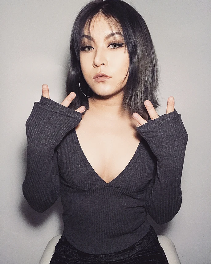 Новинка 2019 модная женская одежда сексуальная простая тонкая футболка с V