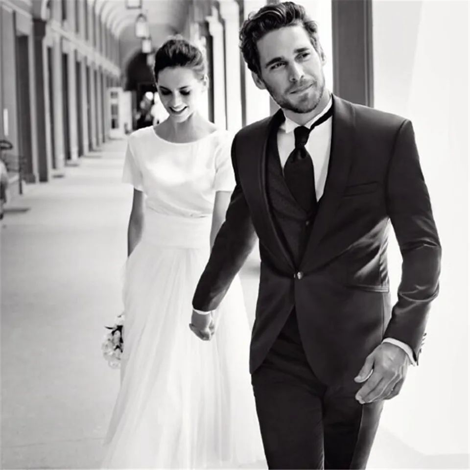 

Elegant Black One Button Men Suit Slim Fitted Shawl Lapel Groom Wear Custom Business Formal Costume Homme Men's Suits 3 Piece (J