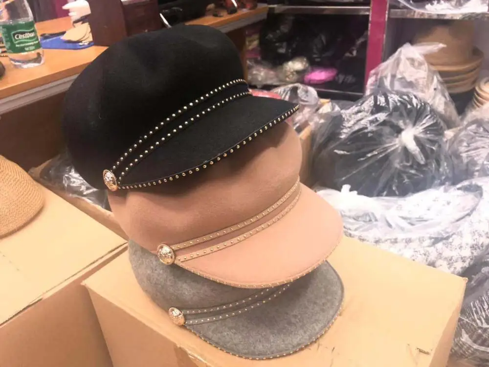 

01909-2019080044 winter warm wool Metal rivet lady Equestrian hat women leisure visors cap