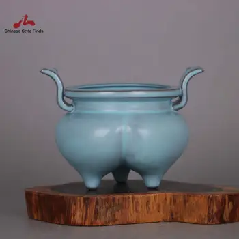 

Song Dynasty Ru Kiln Incense Burner Ornaments Blue Celadon Censer Antique Home Decoration Collection Gift