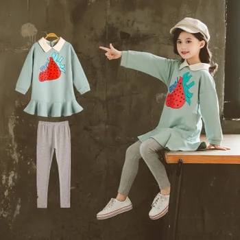 

Spring style new children suit girl baby cartoon strawberry printing suit in the big children's sweater leggings two-piece suit