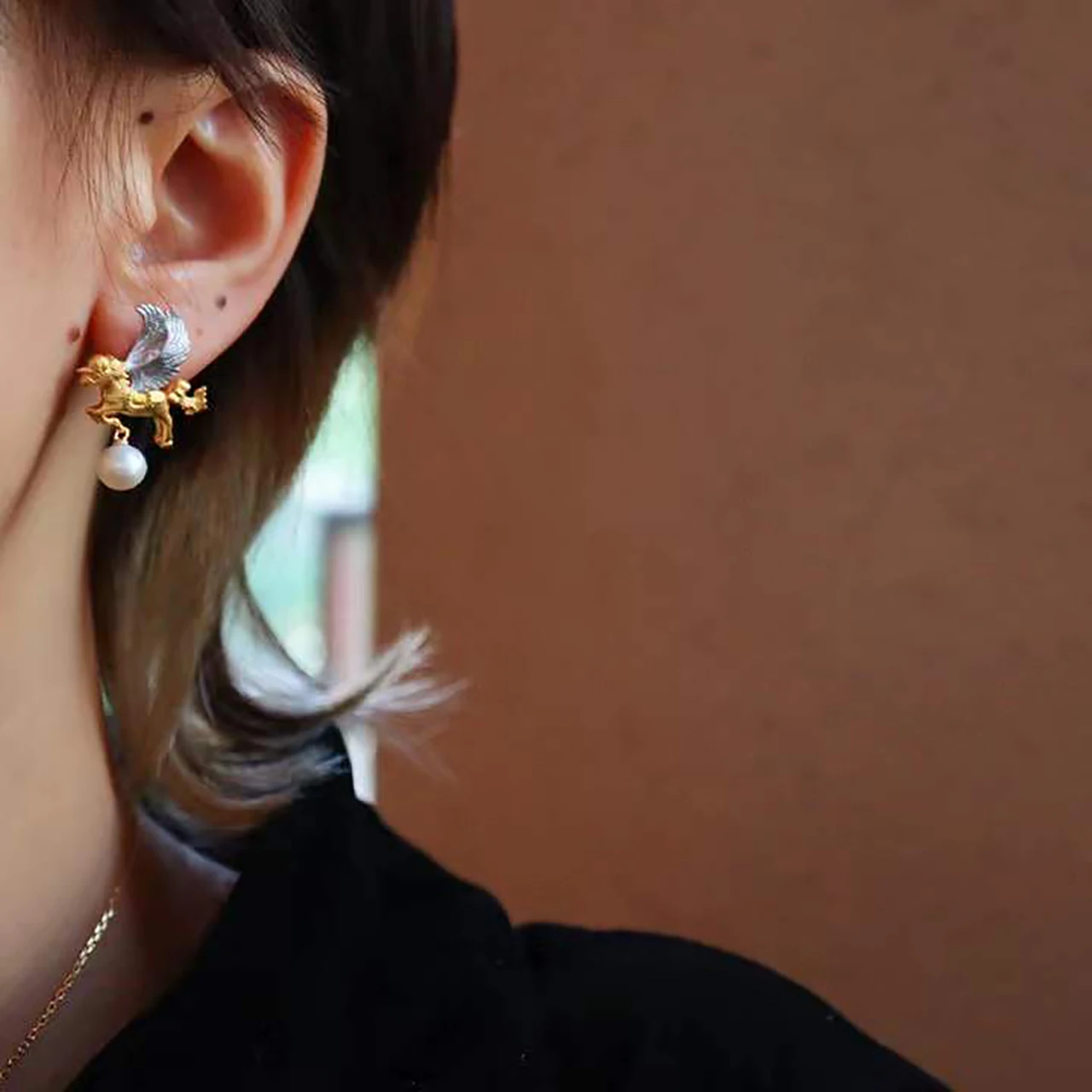 Рисунок 6 - Женские серьги-гвоздики из серебра