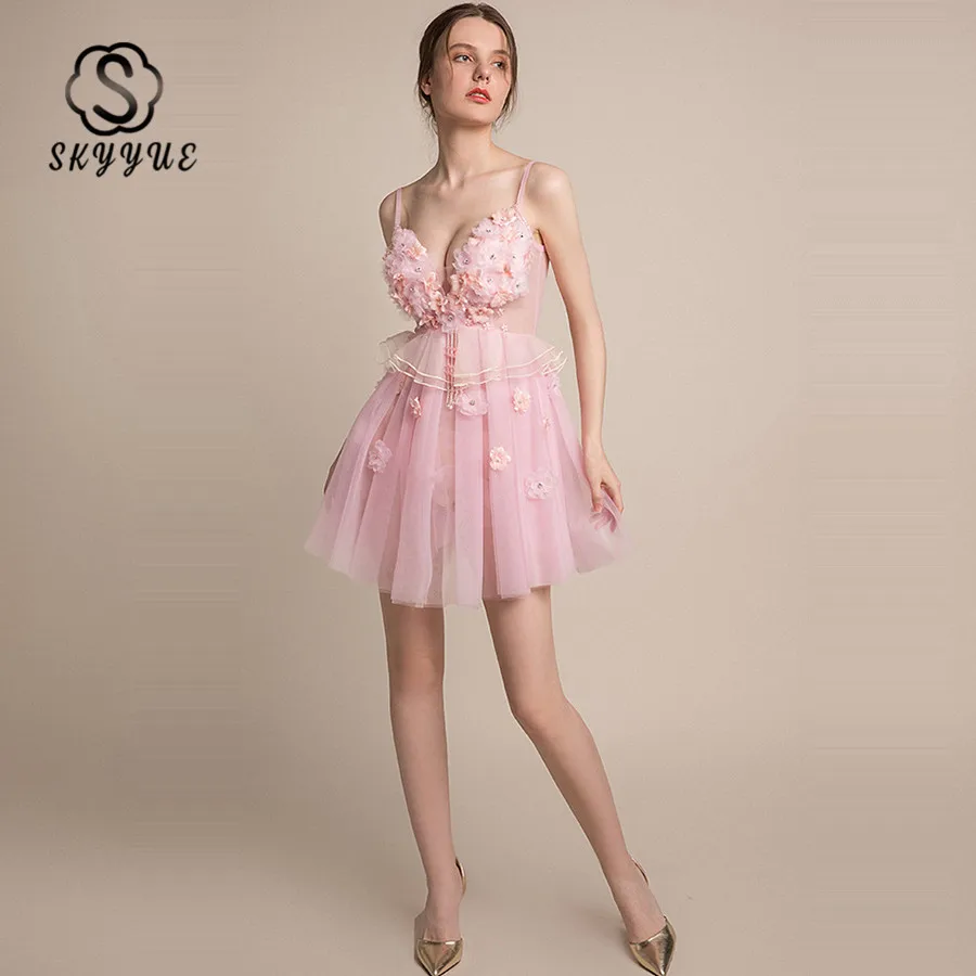 

Skyyue Cocktail Dress 2019 Appliques Crystal Cocktail Gown Deep V-neck Backless Vestidos De Coctel Beading Perspective Gown H131