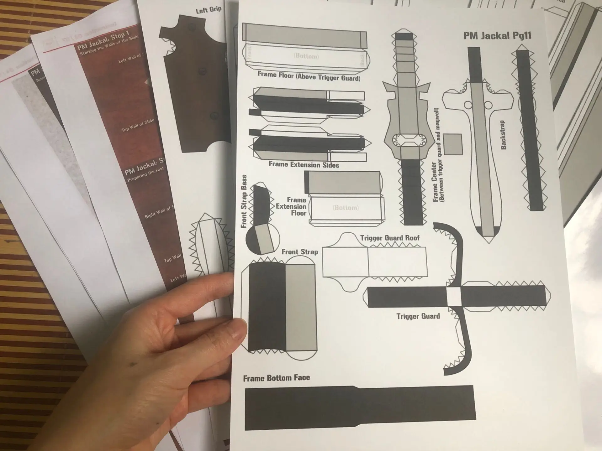 Шакал касур Хеллсинг-ПМ 454 casull Бумажная модель ручной работы DIY