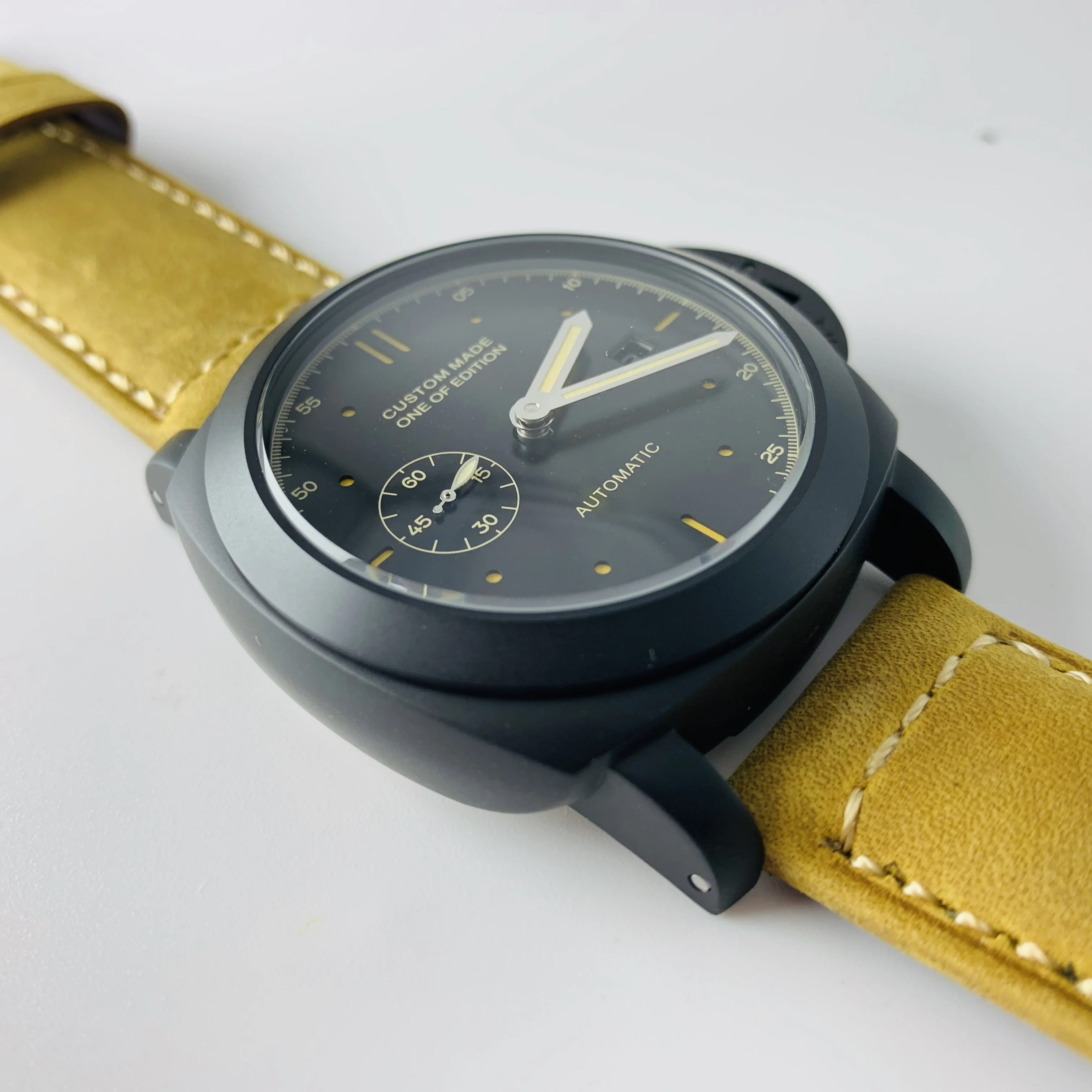 

Men's Watch 44mm Automatic Mechanical Case Luminous Gold Strap Transparent Back Sport Watch Men AAA8