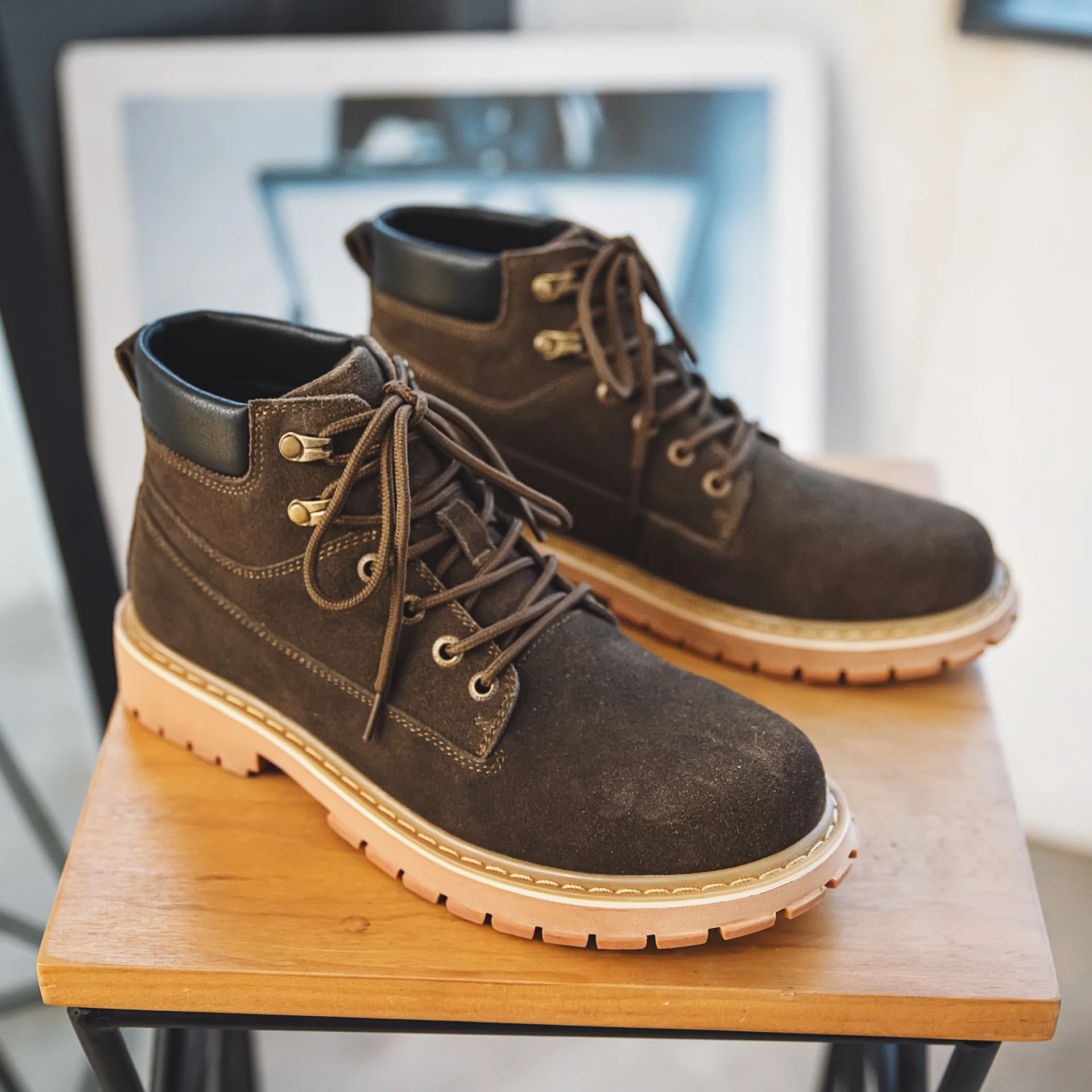

Spring New Style Trend Martin Boots Men's gao bang kuan Lace-up Work Shoes Fashion Desert Boots England Genuine Leather Wolf War