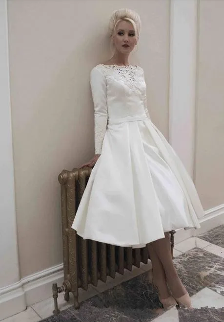 A-line Simple Short cheap Bridal Gown With long Sleeve mid-calf Lace Appliques Custom Prom Party mother of the bride dresses A-line Simple Short cheap Bridal Gown With long Sleeve mid-calf Lace Appliques Custom Prom Party mother of the bride dresses