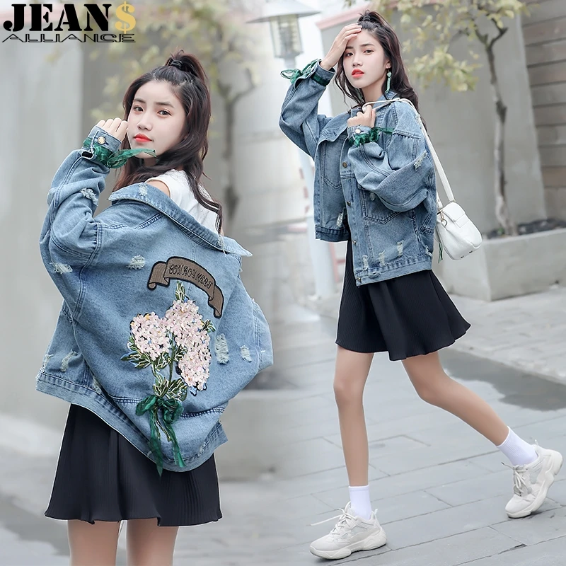 

2019 Autumn Embroidery Flower Cowboy Loose Coat Female Denim Jeans Jacket Women Chaqueta Mujer Streetwear Boyfriend Large Sizes