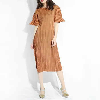 

LANMREM 2020 New Spring Summer Round Neck Short Sleeve Orange Pleated Three-dimensional Big Size Dress Women Fashion Tide JG5751