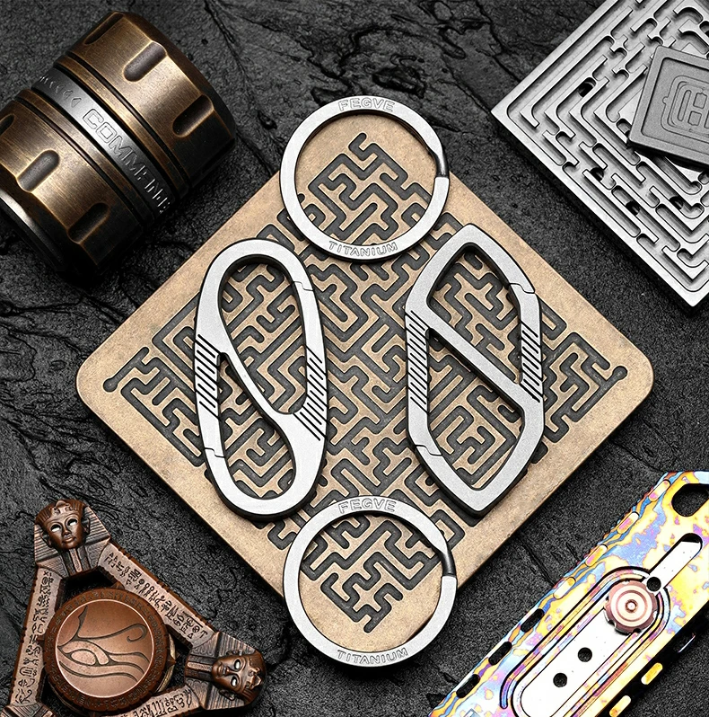 Titanium Men Women Car Keychain Rotatable Buckle Luxury Key Chain Ultra Lightweight EDC Key Ring Holder Upscal Gift for Men Titanium Men Women Car Keychain Rotatable Buckle Luxury Key Chain Ultra Lightweight EDC Key Ring Holder Upscal Gift for Men