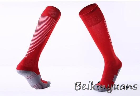 Red and white Детские нескользящие спортивные футбольные чулки, утолщенные Нескользящие чулки, прочные Спортивные Чулки - Цвет: Red and white