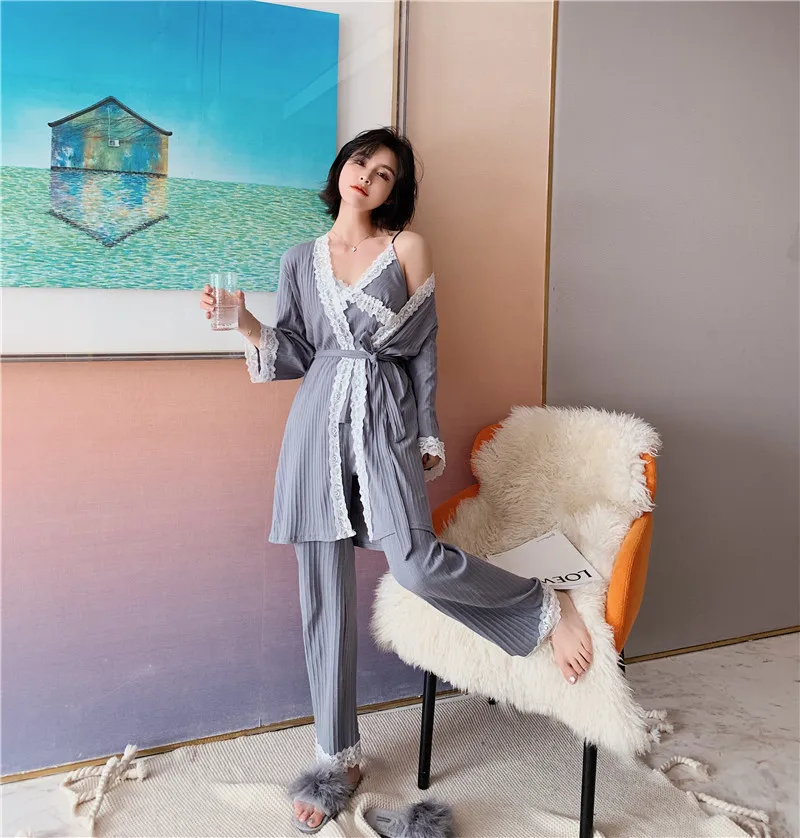 2EC22DC7-131A-4739-A2B4-3166BB