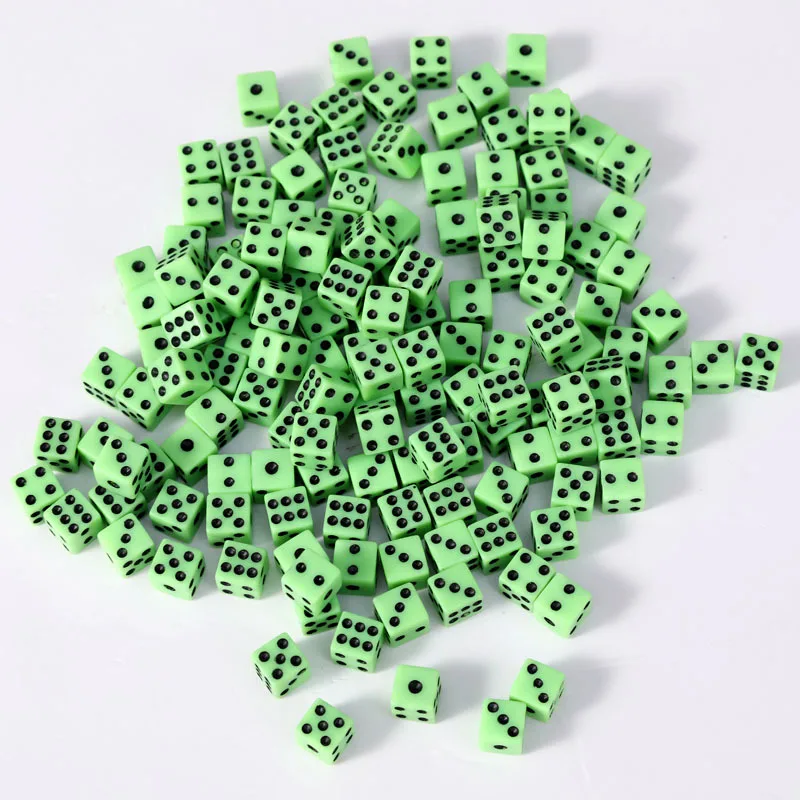 50Pcs-Lot-Dices-8mm-4colors-Plastic-White-Gaming-Dice-Standard-Six-Sided-Decider-Bir (2)
