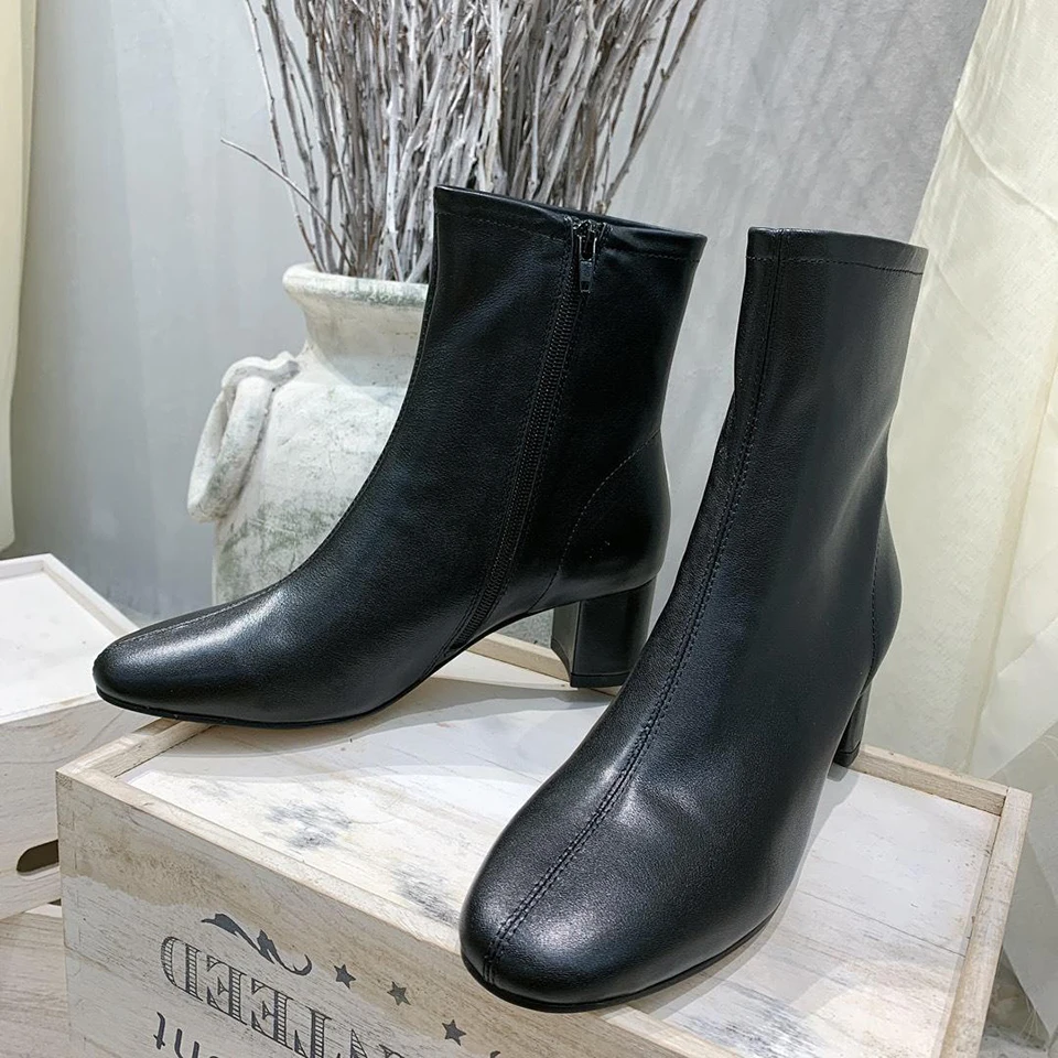 

BELLECOM 2019 Autumn New Kind of Women's True Leather Round Head Coarse-heeled Bare Boots