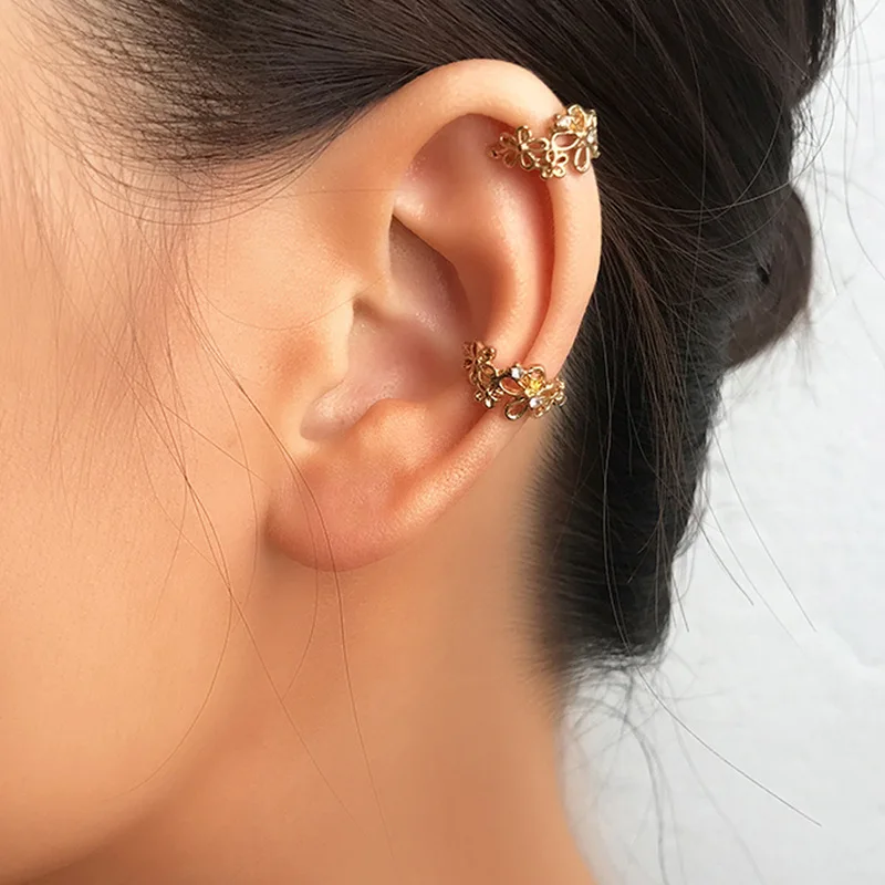 

Fashion Clip Earrings For Women Simple Sweet Golden Small Hollow Daisy Flower Shape Alloy Clip Earrings Female