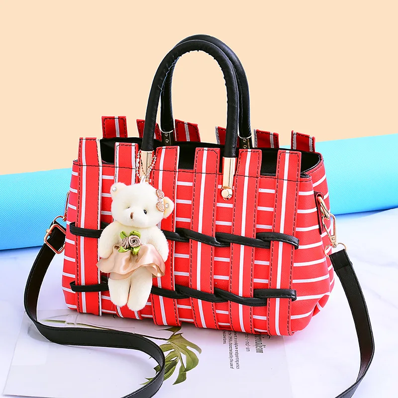 

The new woven vegetable basket bag is simple, stylish, personal and casual.