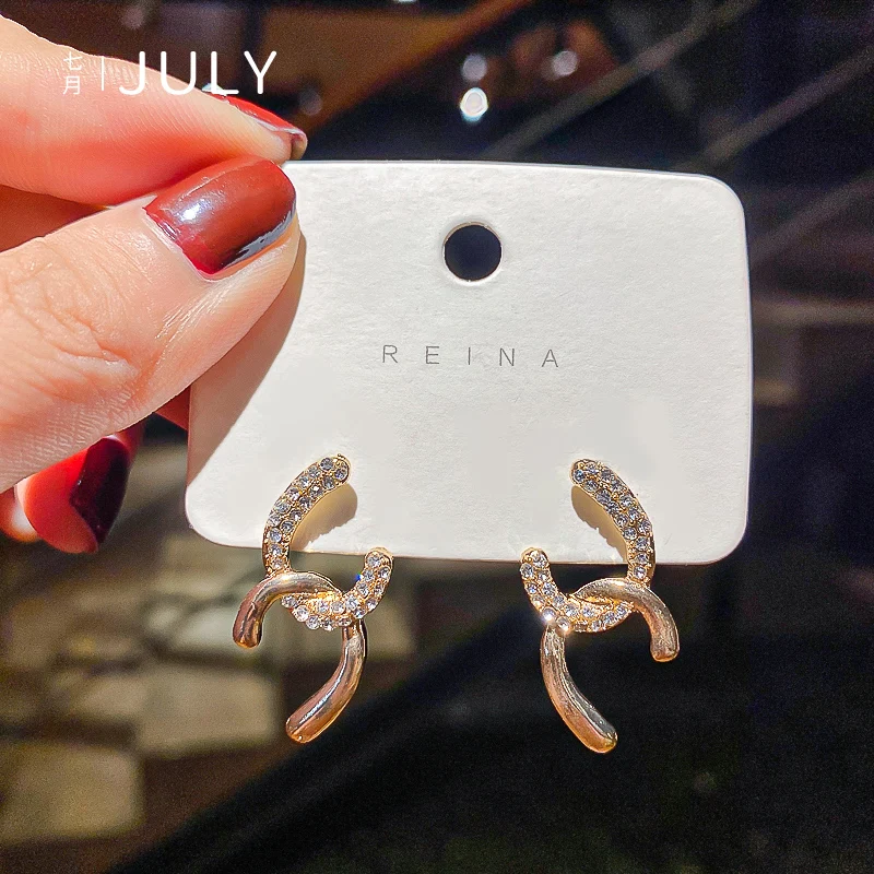 

Korean Fashion Temperament Petal Opal Pendant Earrings for Woman 2020 New Shiny Crystal Statement Earrings Jewelry Accessories